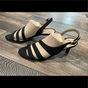 Women’s Naturalizer Taimi dress sandals.